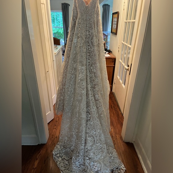 STYLE 6900 MARSDEN
HAYLEY PAGE WEDDING GOWN - Picture 4 of 9